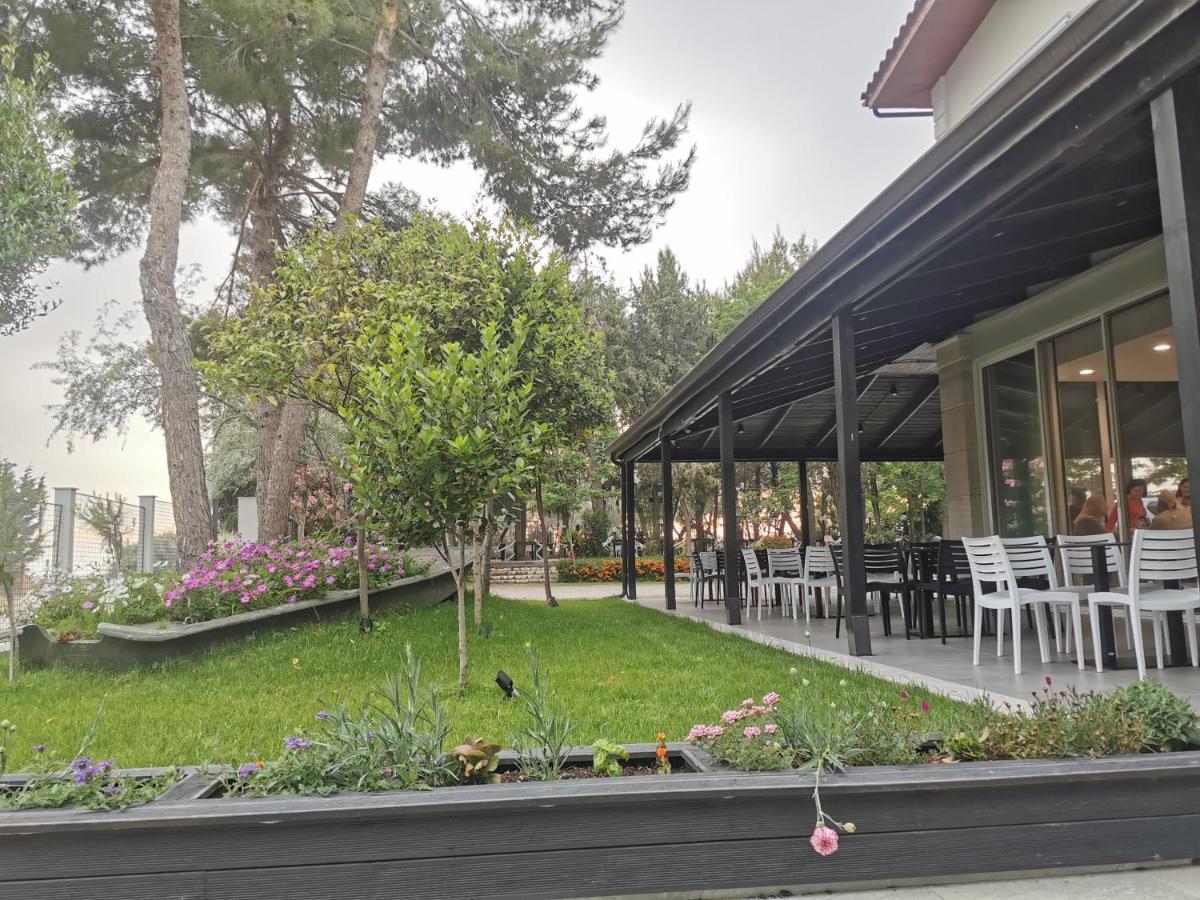 Hotel Pelikan Divjaka Exterior foto