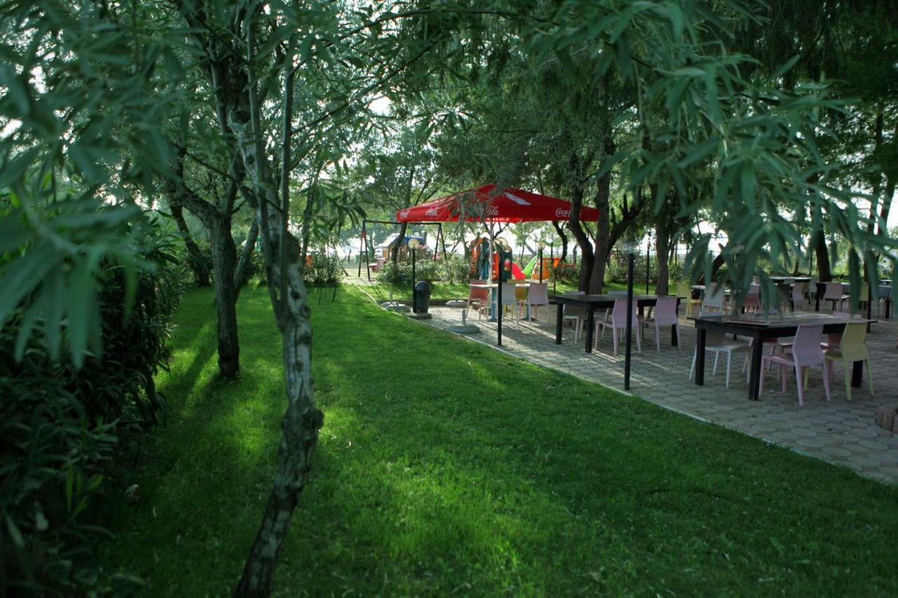 Hotel Pelikan Divjaka Exterior foto